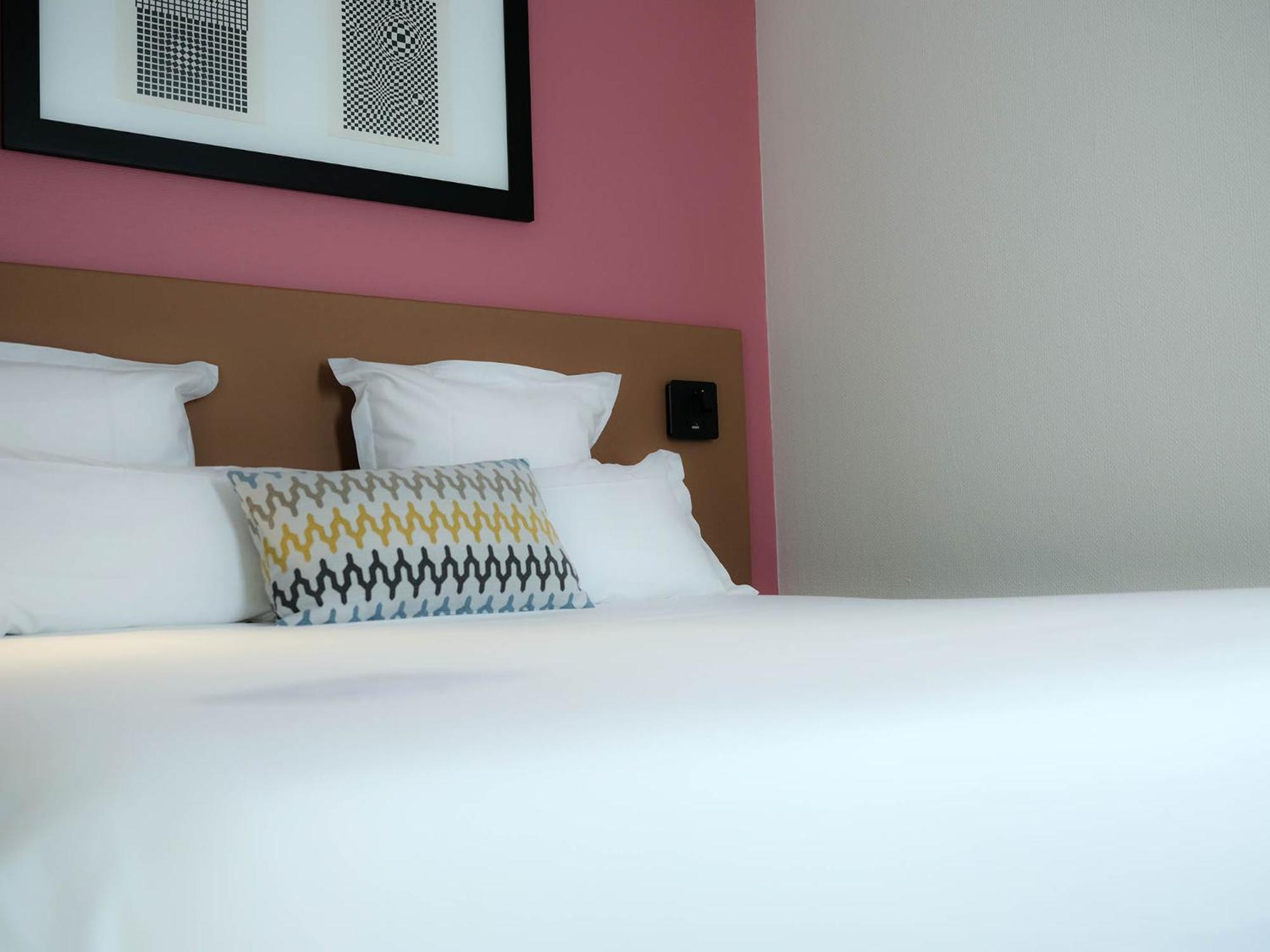 Logis Hotel De L'Europe Poitiers Kültér fotó