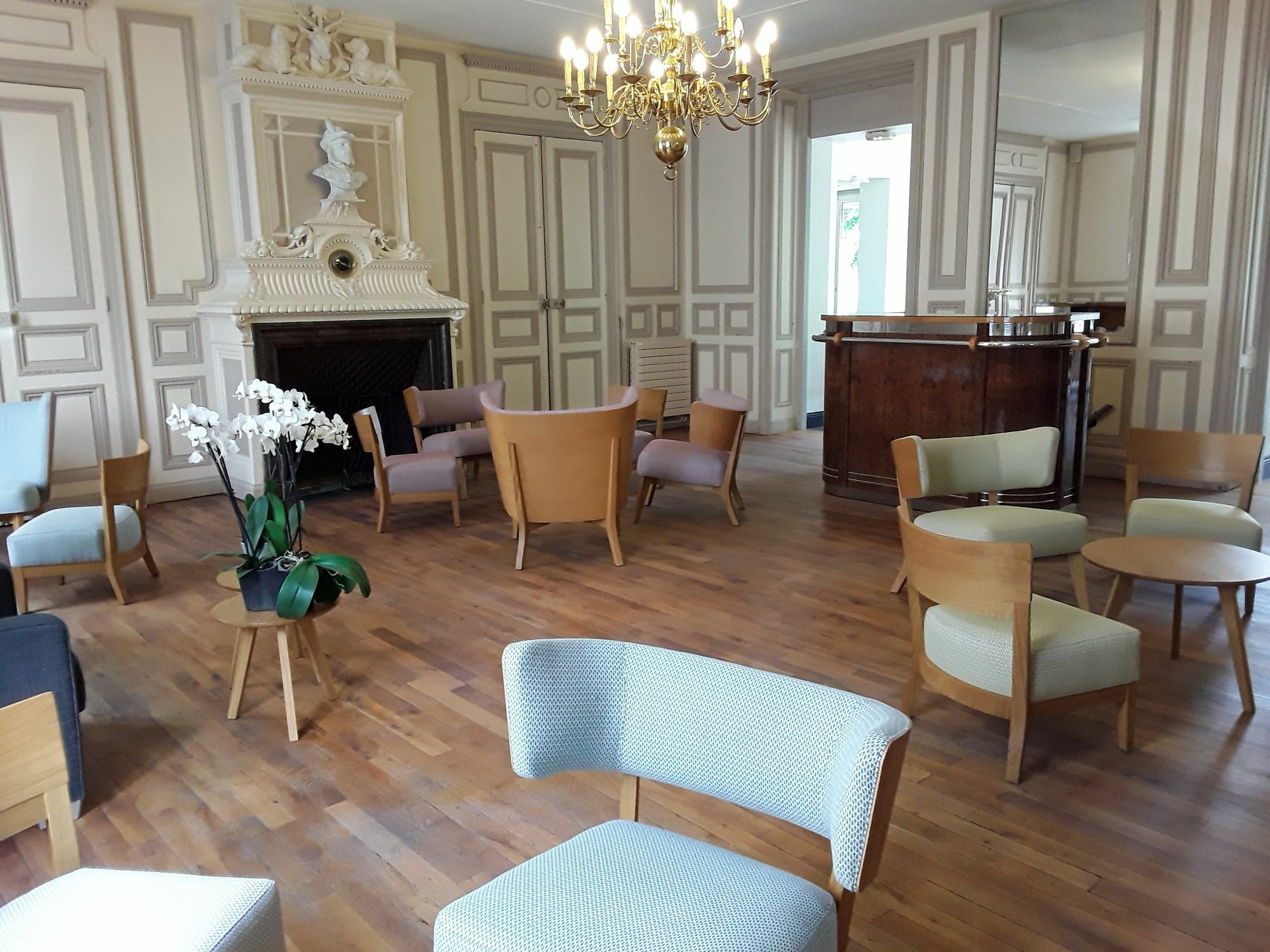 Logis Hotel De L'Europe Poitiers Kültér fotó