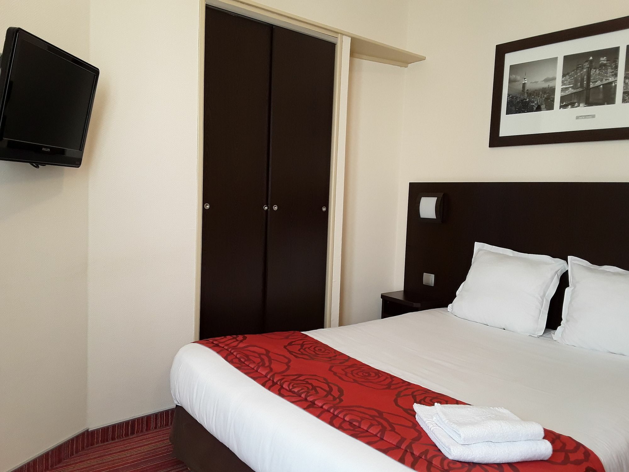 Logis Hotel De L'Europe Poitiers Kültér fotó