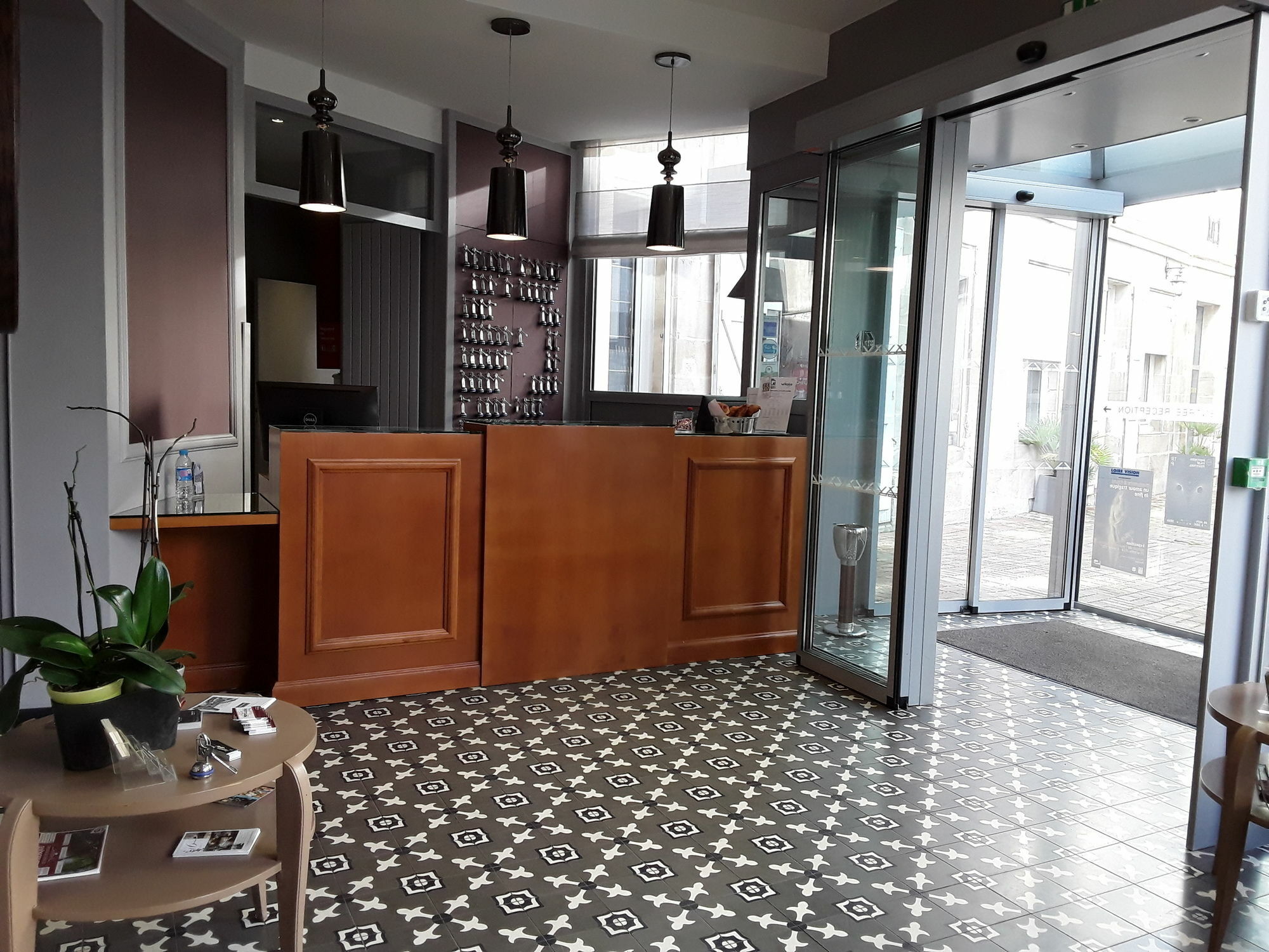 Logis Hotel De L'Europe Poitiers Kültér fotó