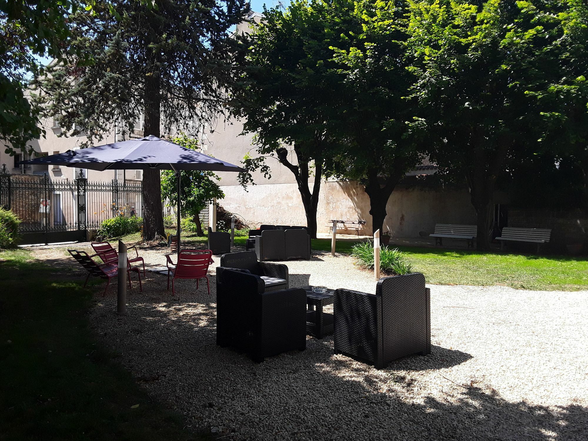 Logis Hotel De L'Europe Poitiers Kültér fotó